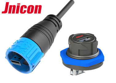 Ένα εκτιμημένο USB αρσενικό συνδετήρων τύπων IP στη θηλυκή υψηλή UV αντίσταση διάρκειας